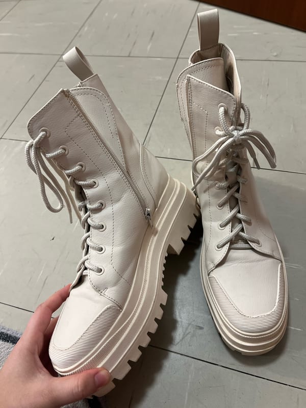 Damen Cremefarbene Schnürstiefeletten mit Plateausohle – Größe 39 – Bild 6 von 12