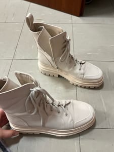 Damen Cremefarbene Schnürstiefeletten mit Plateausohle – Größe 39 – Bild 3 von 12