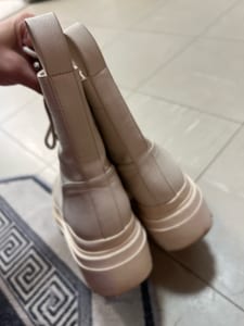 Damen Cremefarbene Schnürstiefeletten mit Plateausohle – Größe 39 – Bild 9 von 12