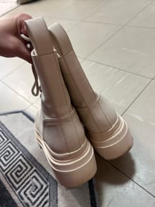 Damen Cremefarbene Schnürstiefeletten mit Plateausohle – Größe 39 – Bild 10 von 12