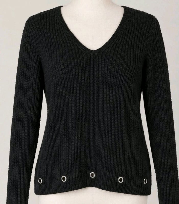Damen Schwarzer V-Ausschnitt-Strickpullover mit Ösen am Saum von Comma – Größe 40