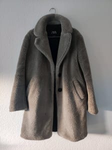 Zara Damen Teddymantel graubeige – Größe M