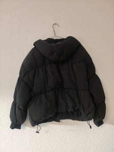 Damen Schwarze gesteppte Winterjacke mit Kapuze – Größe L – Bild 5 von 5