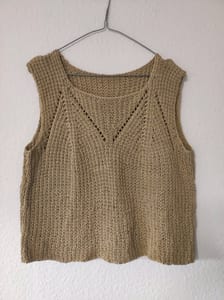 Damen Strick-Top ärmellos, beige, handgestrickt mit Lochmuster – Größe XL – Bild 2 von 5