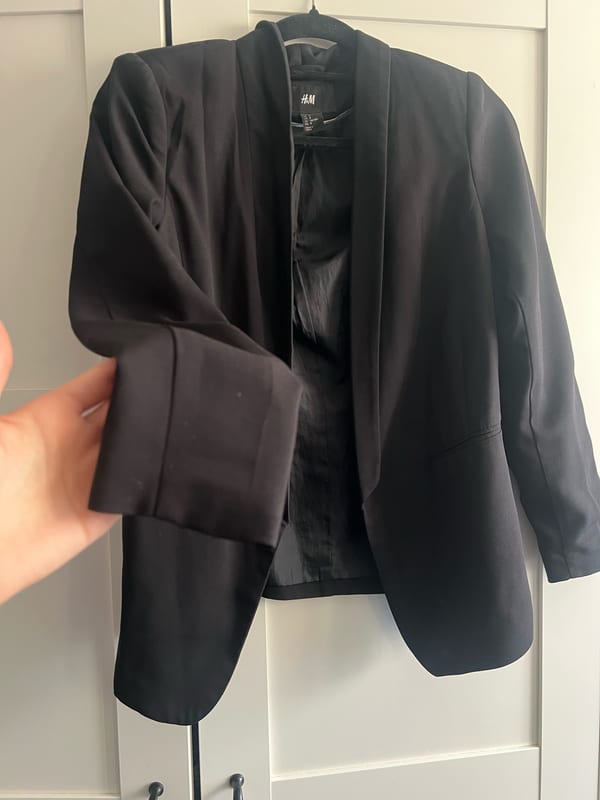 Damen Schwarzer Blazer H&M in S ohne Verschluss mit Schalkragen – Größe S