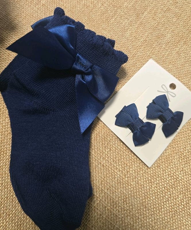 Mädchen Marineblaue Socken mit Schleife und Haarschleifen-Set – Einheitsgröße – Bild 3 von 3