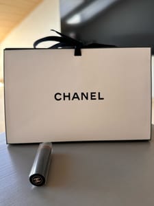 Chanel mini Pinsel mit Verpackung – Bild 2 von 4