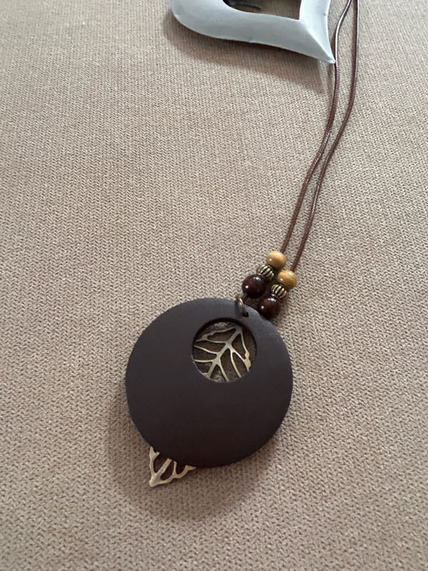 Damen Boho Halskette mit Holzornamente – Braun – Bild 5 von 9