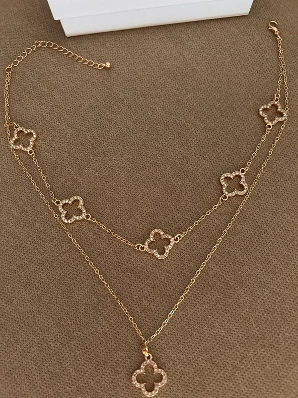 Damen Halskette Kleeblattcharms funkelnd schön – Gold – Bild 8 von 10