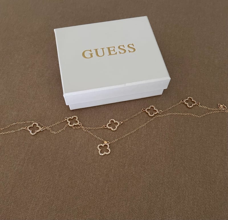 Damen Halskette Kleeblattcharms funkelnd schön – Gold – Bild 9 von 10