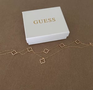 Damen Halskette Kleeblattcharms funkelnd schön – Gold – Bild 9 von 10
