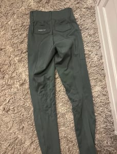 Damen Reithose in Dunkelgrün mit Kniebesatz – Größe XS