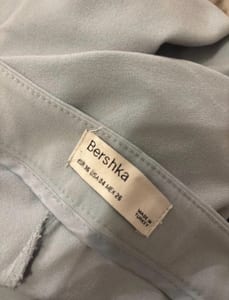 Damen Weite Stoffhose mit hohem Bund in Hellblau – Größe S – Bild 3 von 4