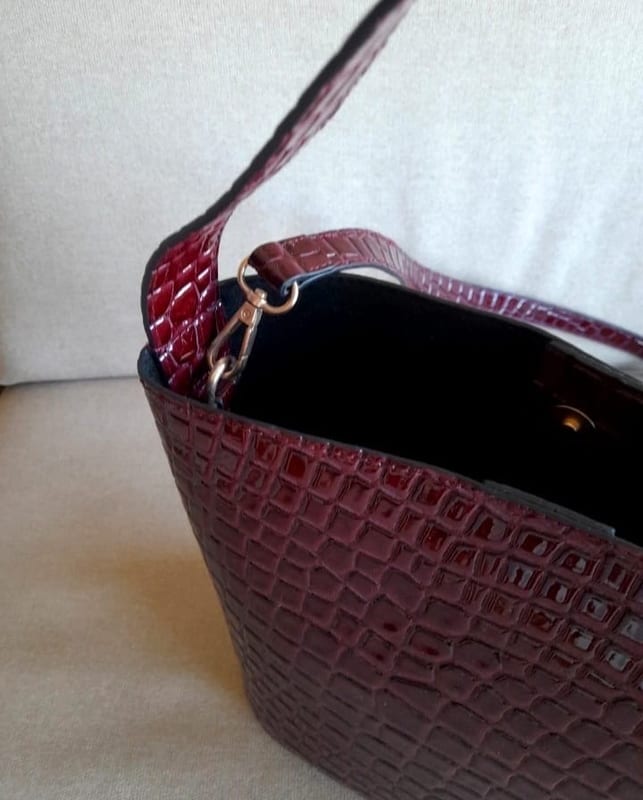 Damen Tolle Handtasche Kroko Design Neu – Dunkellila – Bild 8 von 9