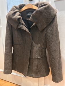 Damen Tolle Kurzjacke Neu von Zara Dunkelbraun – Größe S – Bild 2 von 11