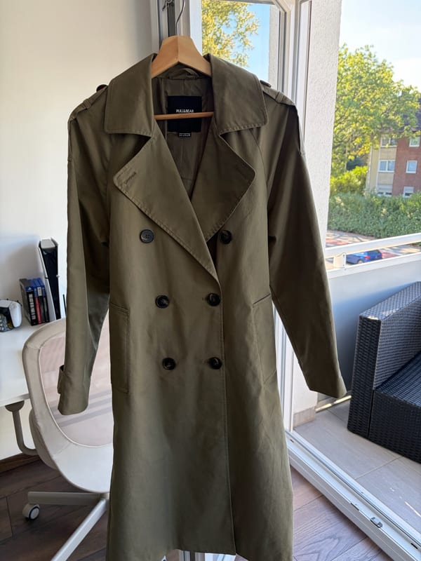 Damen Pull & Bear Trenchcoat in der Größe S in der Farbe Khaki Neu – Grün – Bild 2 von 5