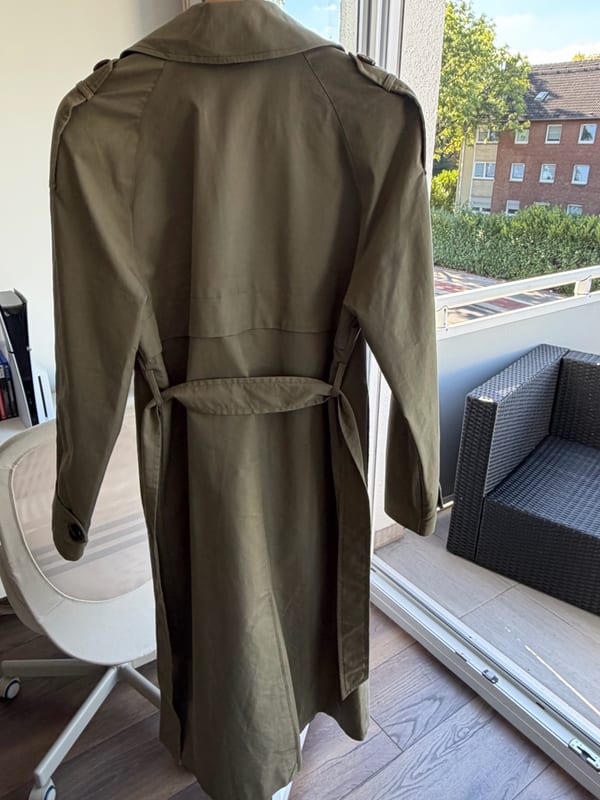 Damen Pull & Bear Trenchcoat in der Größe S in der Farbe Khaki Neu – Grün – Bild 5 von 5