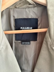 Damen Pull & Bear Trenchcoat in der Größe S in der Farbe Khaki Neu – Grün – Bild 4 von 5