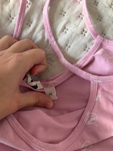 Damen nom Originals Spaghetti Soft Tops in Strawberry und Cow Muster – Größe XL/XXL – Rosa/Braun – Bild 4 von 7