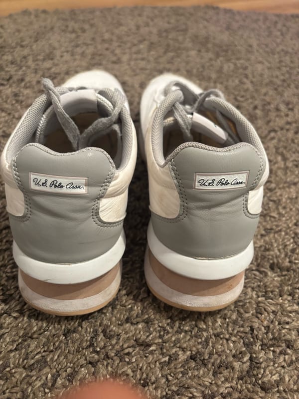 Damen Weiße Sneaker mit grauen Akzenten – Schnürschuh – Größe 39 – Bild 2 von 4