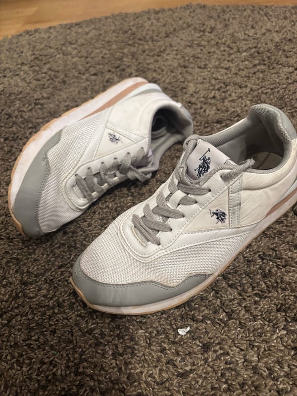 Damen Weiße Sneaker mit grauen Akzenten – Schnürschuh – Größe 39 – Bild 3 von 4