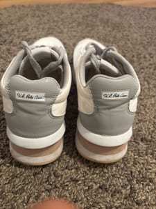 Damen Weiße Sneaker mit grauen Akzenten – Schnürschuh – Größe 39 – Bild 2 von 4