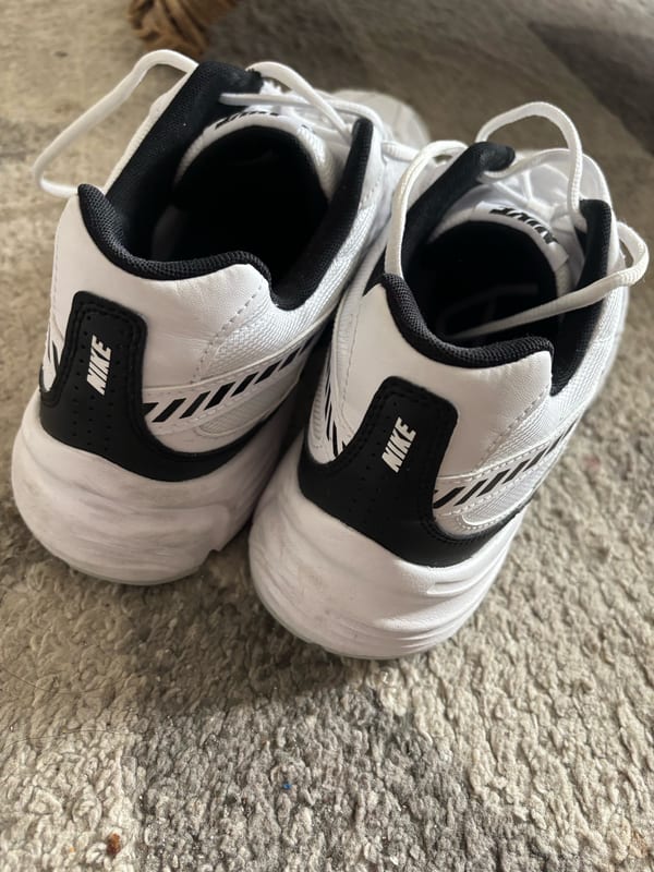 Herren Sneaker Weiß/Schwarz – Laufschuh mit Logo – Größe 44 – Bild 3 von 5