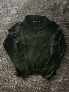 Damen Gerippter Strickpullover mit Polokragen, dunkelgrün, langarm – Größe XS – Bild 2 von 2