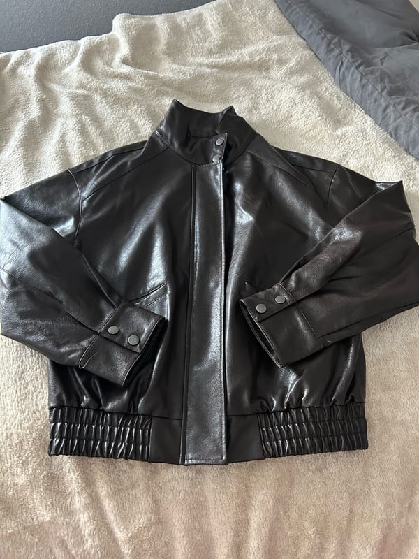 Damen Braune Lederjacke im Bomber-Stil – Größe XS – Bild 3 von 3