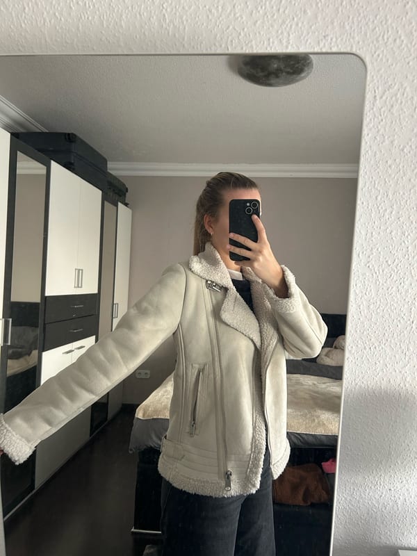 Damen Biker-Jacke aus Teddyfell in Beige – Größe XS
