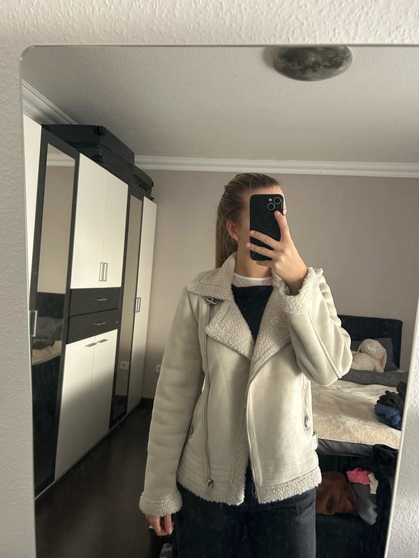 Damen Biker-Jacke aus Teddyfell in Beige – Größe XS – Bild 2 von 3