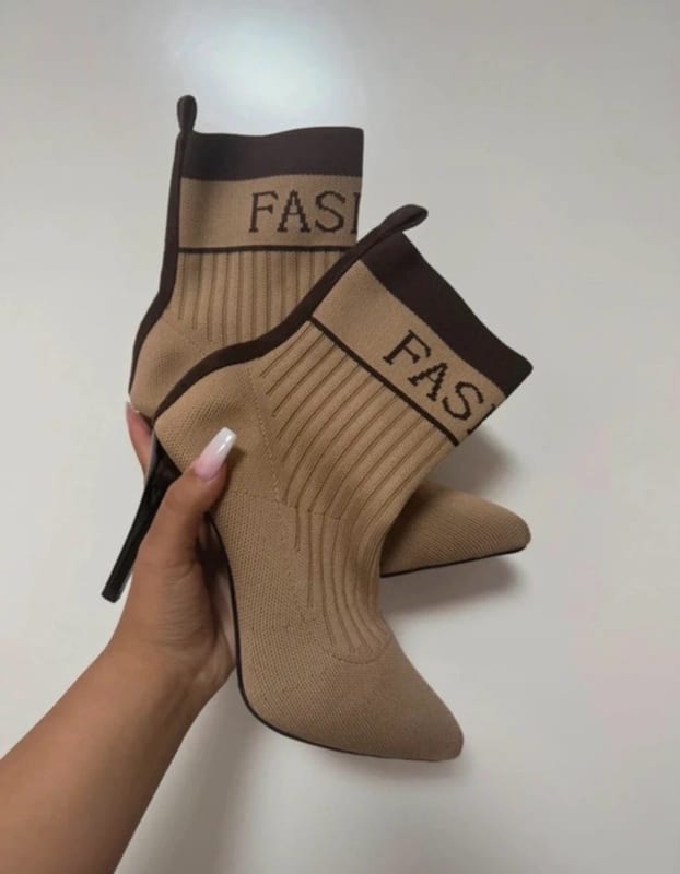 Damen Sock-Stiefeletten, beige mit braunem Bund, Stiletto-Absatz – Größe 39