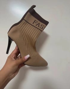 Damen Sock-Stiefeletten, beige mit braunem Bund, Stiletto-Absatz – Größe 39 – Bild 2 von 3