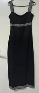 Damen Schwarzes Maxikleid mit schwarz weißem Mäanderband – Größe L