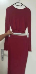 Damen Zweiteiler Langarm-Crop-Top mit langem Rock – Größe M – Braun/Rot – Bild 2 von 2