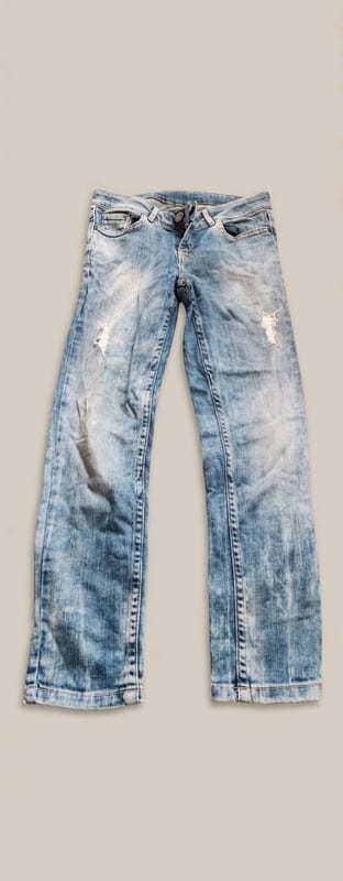 Damen Helle Jeans mit Used-Waschung und Rissen Modern Gr. S – Blau
