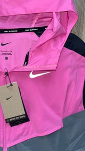 Herren Nike Miller Windrunner Jacke Pink/Grau-Größe S – Rosa/Grau – Bild 2 von 7