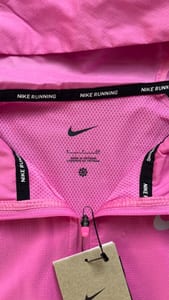 Herren Nike Miller Windrunner Jacke Pink/Grau-Größe S – Rosa/Grau – Bild 3 von 7