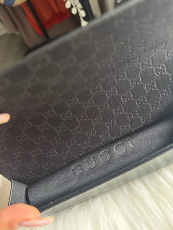 Gucci Brillenetui Set | Edel | Bordeaux & Schwarz | Geschenk – Bild 4 von 6