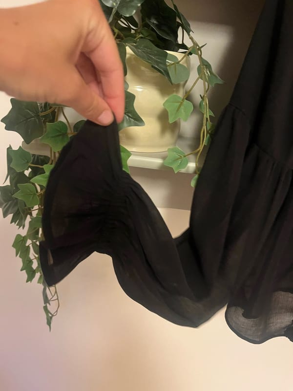 Damen Schwarze Chiffonbluse mit Volant – Größe 32 – Bild 2 von 3