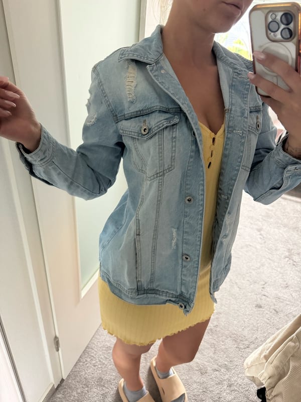 Helle Jeansjacke Damen M | Oversized Denim Jacke | Used Look | Übergangsjacke – Größe M/L – Blau – Bild 2 von 8