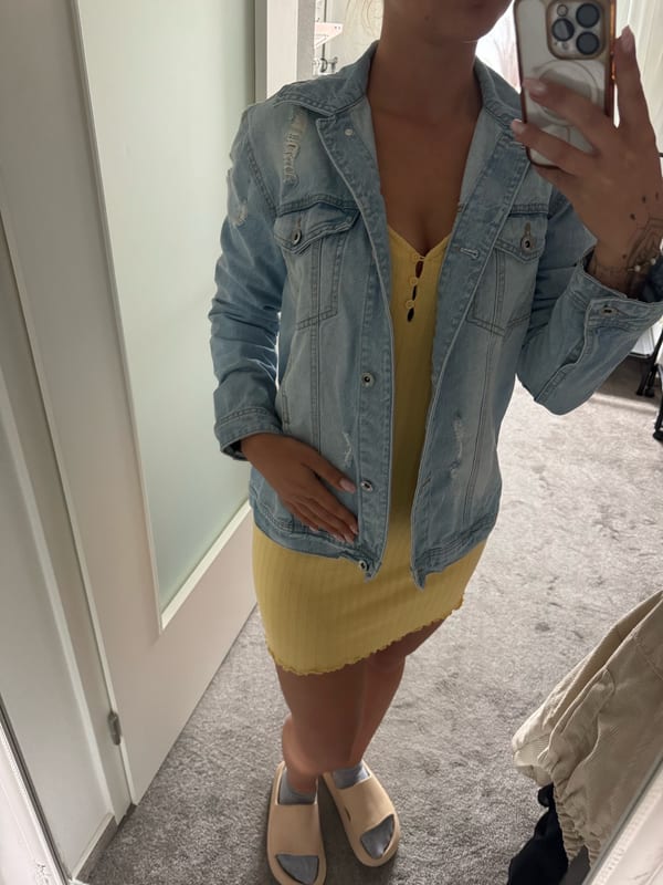 Helle Jeansjacke Damen M | Oversized Denim Jacke | Used Look | Übergangsjacke – Größe M/L – Blau – Bild 4 von 8
