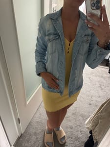 Helle Jeansjacke Damen M | Oversized Denim Jacke | Used Look | Übergangsjacke – Größe M/L – Blau – Bild 4 von 8
