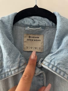 Helle Jeansjacke Damen M | Oversized Denim Jacke | Used Look | Übergangsjacke – Größe M/L – Blau – Bild 6 von 8