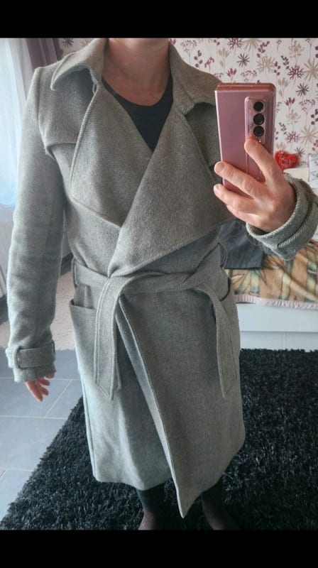 Grauer Wickelmantel mit Gürtel – Damen Mantel Gr. M Review – Bild 2 von 6